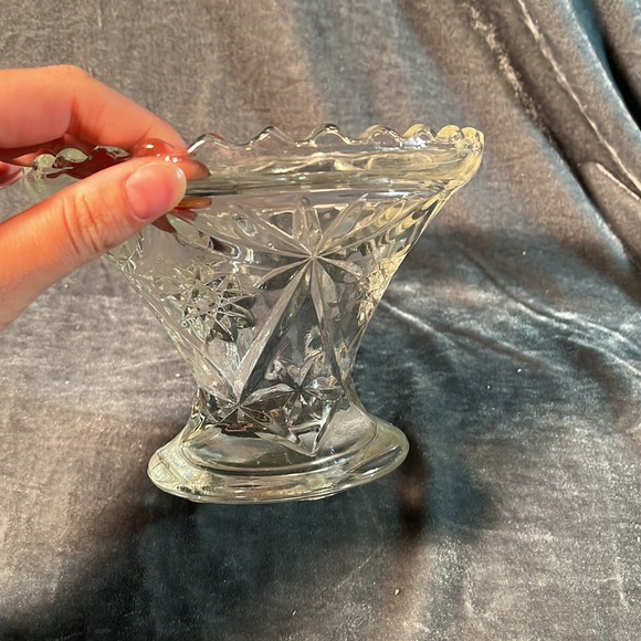 Anchor Hocking Punch Bowl Stand - Picture 2 of 4